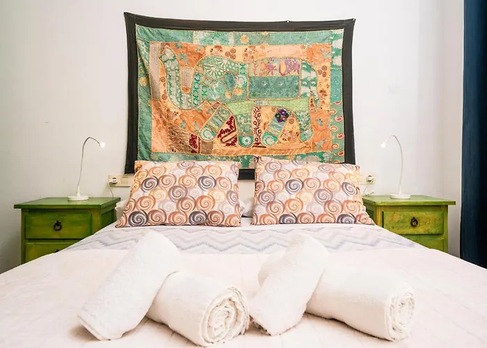 Spacious Sunny&Quiet Albayzin Apartment